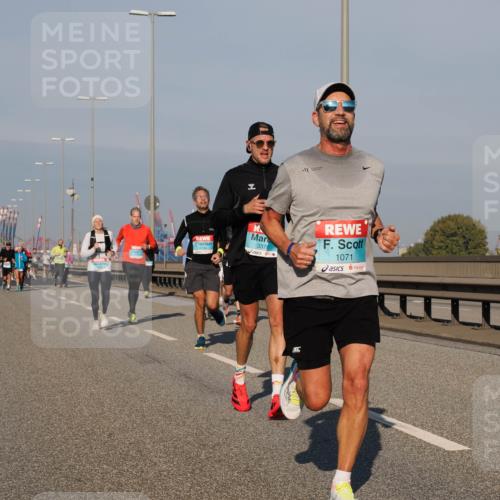 03.10.2025 - Köhlbrandbrückenlauf Fabian Wolf http://msf.ph/oto/9032453 03.10.2025 09:46:37 Position 3 3378, 1071 meine-sportfotos.de