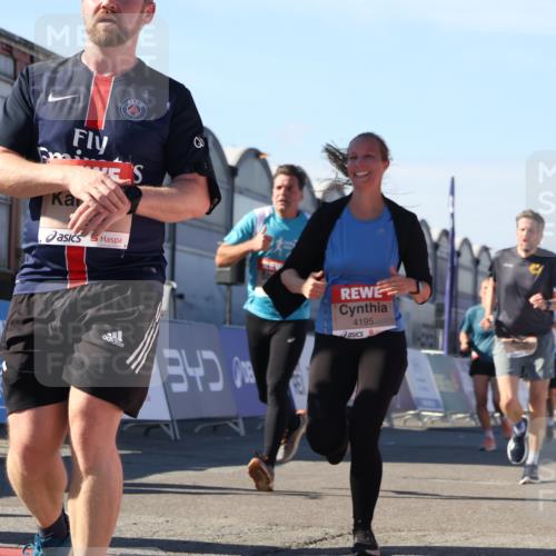 03.10.2025 - Köhlbrandbrückenlauf Luisa Fischer http://msf.ph/oto/9032457 03.10.2025 13:08:31 Ziel 4195, 4320, 4417, 5792, 6021, 6369, 6534, 6569, 6647 meine-sportfotos.de