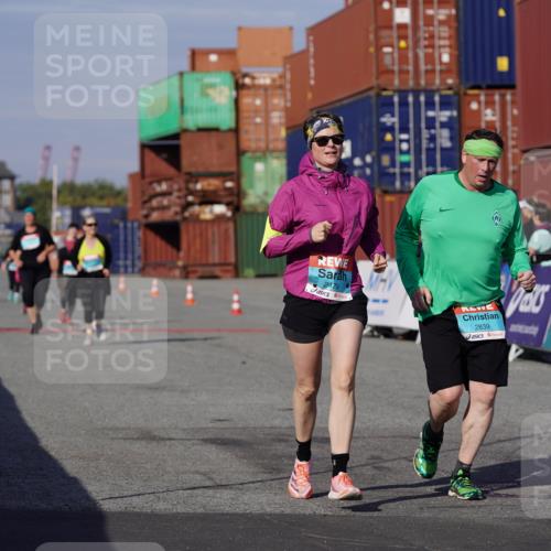 03.10.2025 - Köhlbrandbrückenlauf Michael Burmester http://msf.ph/oto/9032459 03.10.2025 10:39:49 Ziel 2288, 2479, 2839, 3456 meine-sportfotos.de