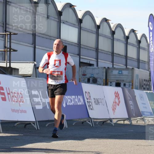 03.10.2025 - Köhlbrandbrückenlauf Luisa Fischer http://msf.ph/oto/9032489 03.10.2025 13:08:38 Ziel 4195, 4320, 4417, 5792, 6232, 6424, 6534, 6647, 6805 meine-sportfotos.de