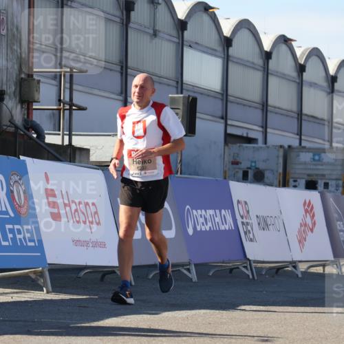 03.10.2025 - Köhlbrandbrückenlauf Luisa Fischer http://msf.ph/oto/9032491 03.10.2025 13:08:39 Ziel 4195, 4320, 4417, 5792, 6232, 6424, 6534, 6647, 6805 meine-sportfotos.de
