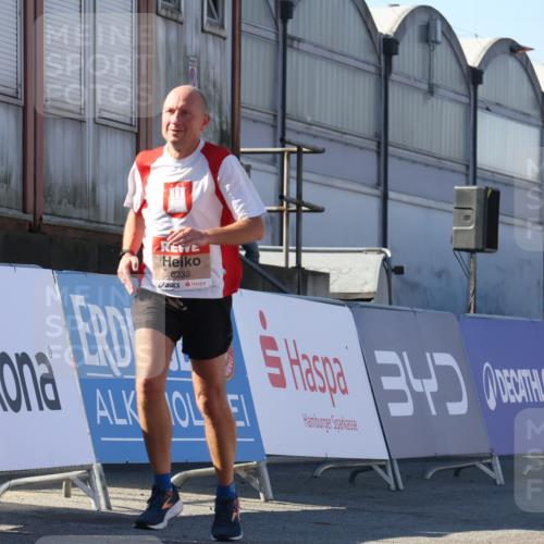03.10.2025 - Köhlbrandbrückenlauf Luisa Fischer http://msf.ph/oto/9032505 03.10.2025 13:08:40 Ziel 4195, 4213, 4320, 4417, 5792, 6232, 6424, 6534, 6647, 6805 meine-sportfotos.de