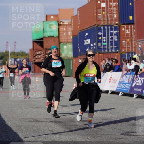 03.10.2025 - Köhlbrandbrückenlauf Michael Burmester http://msf.ph/oto/9032524 03.10.2025 10:39:56 Ziel 2288, 2426, 2516, 3456 meine-sportfotos.de