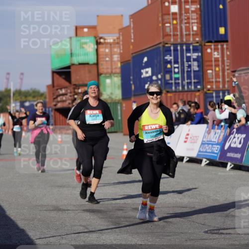 03.10.2025 - Köhlbrandbrückenlauf Michael Burmester http://msf.ph/oto/9032528 03.10.2025 10:39:56 Ziel 2288, 2426, 2516, 3456 meine-sportfotos.de