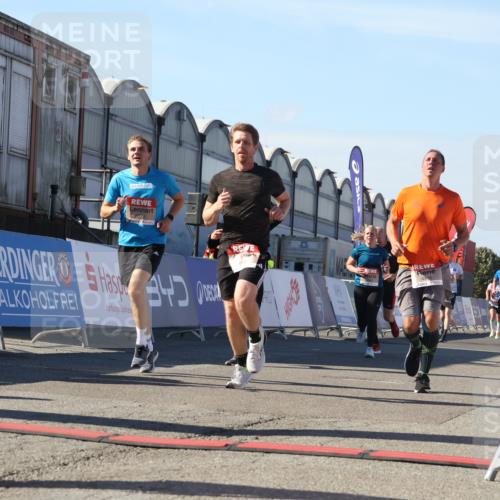 03.10.2025 - Köhlbrandbrückenlauf Luisa Fischer http://msf.ph/oto/9032549 03.10.2025 13:08:57 Ziel 4057, 4138, 4340, 4346, 4381, 4403, 4505, 4544, 5705, 5842, 6034, 6233, 6372 meine-sportfotos.de