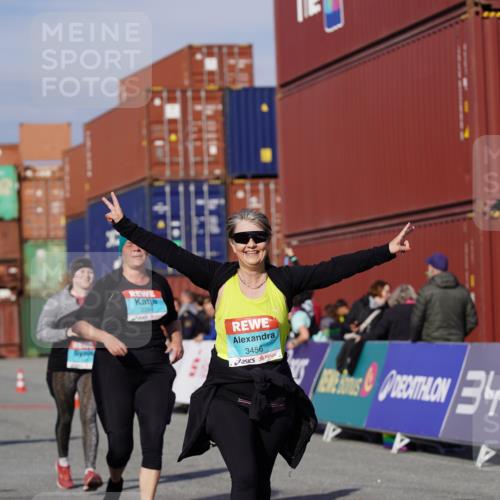 03.10.2025 - Köhlbrandbrückenlauf Michael Burmester http://msf.ph/oto/9032554 03.10.2025 10:39:58 Ziel 2288, 2426, 2516, 3456 meine-sportfotos.de