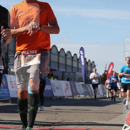 03.10.2025 - Köhlbrandbrückenlauf Luisa Fischer http://msf.ph/oto/9032580 03.10.2025 13:09:00 Ziel 4057, 4138, 4197, 4346, 4381, 4403, 4505, 4544, 5705, 5842, 6233, 6372 meine-sportfotos.de