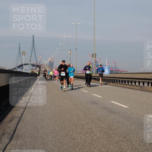 03.10.2025 - Köhlbrandbrückenlauf Fabian Wolf http://msf.ph/oto/9032606 03.10.2025 09:46:45 Position 3  meine-sportfotos.de
