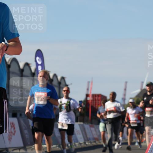 03.10.2025 - Köhlbrandbrückenlauf Luisa Fischer http://msf.ph/oto/9032607 03.10.2025 13:09:04 Ziel 4057, 4138, 4197, 4346, 4351, 4381, 4403, 4505, 4544, 5242, 5705, 5842, 5953, 6372, 6630, 6814, 6816 meine-sportfotos.de