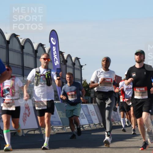 03.10.2025 - Köhlbrandbrückenlauf Luisa Fischer http://msf.ph/oto/9032623 03.10.2025 13:09:05 Ziel 4057, 4138, 4197, 4346, 4351, 4381, 4403, 4486, 4505, 4901, 5242, 5705, 5842, 5953, 6372, 6562, 6630, 6814, 6816 meine-sportfotos.de