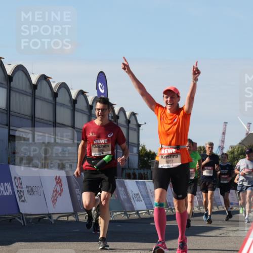03.10.2025 - Köhlbrandbrückenlauf Luisa Fischer http://msf.ph/oto/9032696 03.10.2025 13:09:13 Ziel 4197, 4334, 4346, 4351, 4377, 4486, 4901, 5242, 5740, 5953, 6037, 6062, 6349, 6562, 6630, 6814, 6816 meine-sportfotos.de