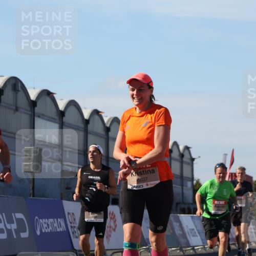 03.10.2025 - Köhlbrandbrückenlauf Luisa Fischer http://msf.ph/oto/9032710 03.10.2025 13:09:14 Ziel 4197, 4334, 4351, 4377, 4486, 4681, 4901, 5242, 5740, 5953, 6037, 6062, 6349, 6562, 6630, 6814, 6816 meine-sportfotos.de