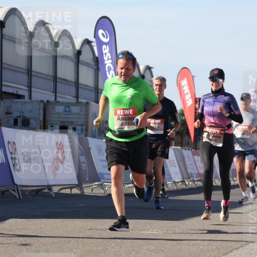 03.10.2025 - Köhlbrandbrückenlauf Luisa Fischer http://msf.ph/oto/9032716 03.10.2025 13:09:16 Ziel 4334, 4351, 4377, 4486, 4681, 4901, 5061, 5242, 5740, 5953, 6037, 6062, 6349, 6562, 6630, 6661, 6743, 6814, 6816 meine-sportfotos.de