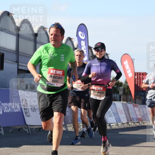 03.10.2025 - Köhlbrandbrückenlauf Luisa Fischer http://msf.ph/oto/9032724 03.10.2025 13:09:17 Ziel 4334, 4351, 4377, 4486, 4681, 4901, 5061, 5242, 5740, 5953, 6037, 6062, 6349, 6562, 6630, 6661, 6743, 6814, 6816 meine-sportfotos.de