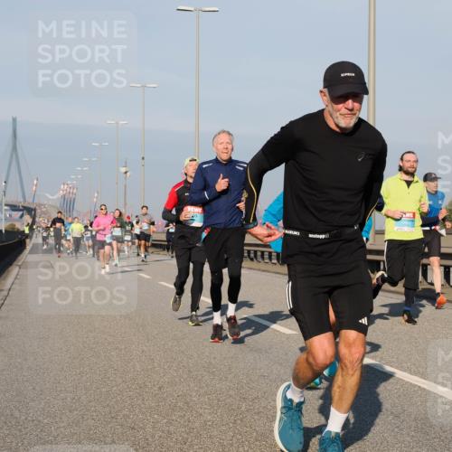 03.10.2025 - Köhlbrandbrückenlauf Fabian Wolf http://msf.ph/oto/9032736 03.10.2025 09:46:51 Position 3  meine-sportfotos.de