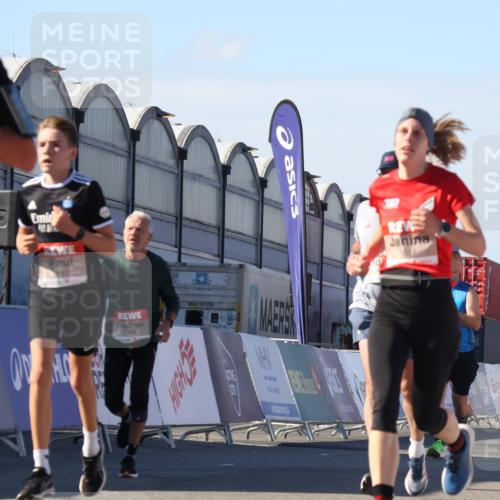 03.10.2025 - Köhlbrandbrückenlauf Luisa Fischer http://msf.ph/oto/9032754 03.10.2025 13:09:20 Ziel 4129, 4134, 4212, 4334, 4377, 4486, 4681, 4901, 5061, 5352, 5740, 6037, 6062, 6349, 6562, 6661, 6743 meine-sportfotos.de