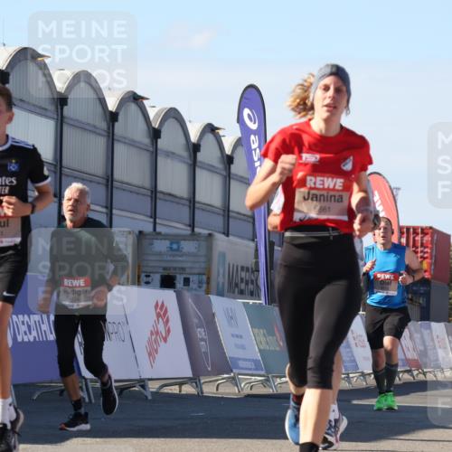 03.10.2025 - Köhlbrandbrückenlauf Luisa Fischer http://msf.ph/oto/9032757 03.10.2025 13:09:20 Ziel 4129, 4134, 4212, 4334, 4377, 4486, 4681, 4901, 5061, 5352, 5740, 6037, 6062, 6349, 6562, 6661, 6743 meine-sportfotos.de