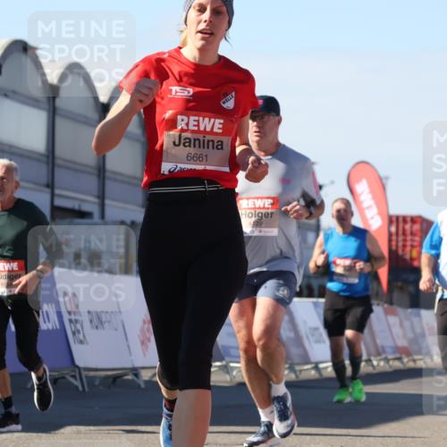 03.10.2025 - Köhlbrandbrückenlauf Luisa Fischer http://msf.ph/oto/9032763 03.10.2025 13:09:21 Ziel 4129, 4134, 4212, 4334, 4377, 4486, 4681, 4901, 5061, 5352, 5740, 6037, 6062, 6349, 6562, 6661, 6743 meine-sportfotos.de