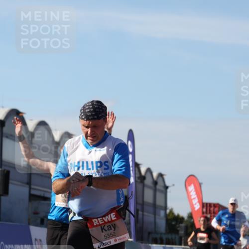 03.10.2025 - Köhlbrandbrückenlauf Luisa Fischer http://msf.ph/oto/9032798 03.10.2025 13:09:24 Ziel 4129, 4134, 4212, 4334, 4681, 5061, 5352, 5740, 6037, 6062, 6349, 6661, 6743 meine-sportfotos.de