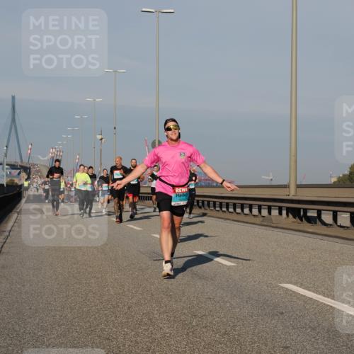 03.10.2025 - Köhlbrandbrückenlauf Fabian Wolf http://msf.ph/oto/9032810 03.10.2025 09:46:57 Position 3  meine-sportfotos.de