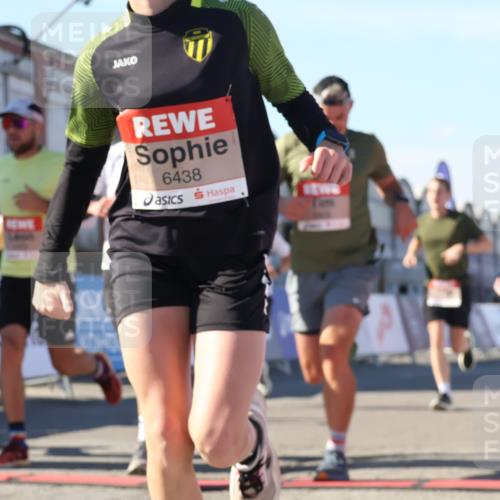 03.10.2025 - Köhlbrandbrückenlauf Luisa Fischer http://msf.ph/oto/9032812 03.10.2025 13:09:35 Ziel 4134, 4212, 4262, 4298, 4358, 4365, 4614, 5352, 5803, 5813, 5907, 6379, 6438, 6481, 6667, 6803 meine-sportfotos.de
