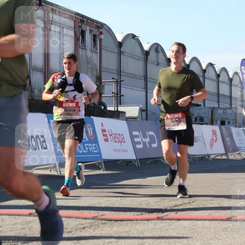 03.10.2025 - Köhlbrandbrückenlauf Luisa Fischer http://msf.ph/oto/9032827 03.10.2025 13:09:36 Ziel 4212, 4262, 4298, 4358, 4365, 4502, 4614, 5803, 5813, 5907, 6379, 6438, 6481, 6667, 6803 meine-sportfotos.de