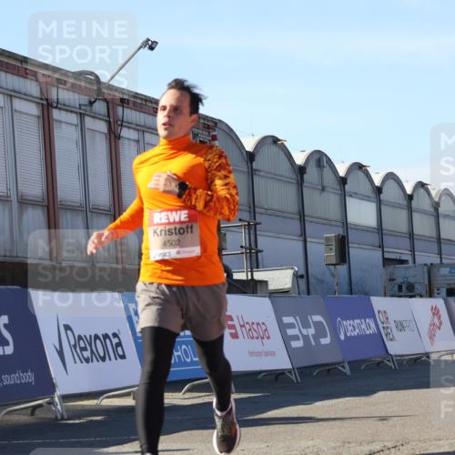 03.10.2025 - Köhlbrandbrückenlauf Luisa Fischer http://msf.ph/oto/9032886 03.10.2025 13:09:41 Ziel 4262, 4298, 4358, 4365, 4502, 4614, 5803, 5813, 5907, 6308, 6379, 6438, 6481, 6659, 6667, 6803 meine-sportfotos.de