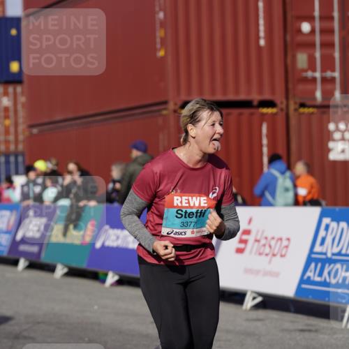03.10.2025 - Köhlbrandbrückenlauf Michael Burmester http://msf.ph/oto/9032894 03.10.2025 10:40:48 Ziel 1981, 2223, 2260, 2485, 3377 meine-sportfotos.de