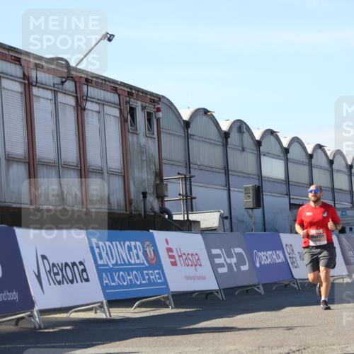 03.10.2025 - Köhlbrandbrückenlauf Luisa Fischer http://msf.ph/oto/9032897 03.10.2025 13:09:42 Ziel 4262, 4298, 4358, 4365, 4502, 4614, 5803, 5813, 5907, 6308, 6379, 6438, 6659, 6803 meine-sportfotos.de