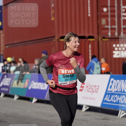 03.10.2025 - Köhlbrandbrückenlauf Michael Burmester http://msf.ph/oto/9032900 03.10.2025 10:40:48 Ziel 1981, 2223, 2260, 2485, 3377 meine-sportfotos.de