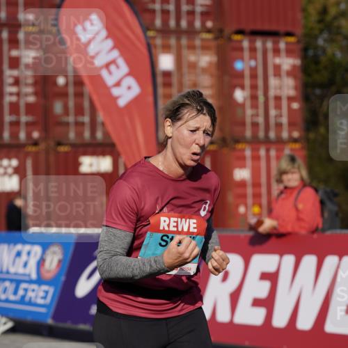 03.10.2025 - Köhlbrandbrückenlauf Michael Burmester http://msf.ph/oto/9032913 03.10.2025 10:40:49 Ziel 1981, 2223, 2260, 2485, 3080 meine-sportfotos.de
