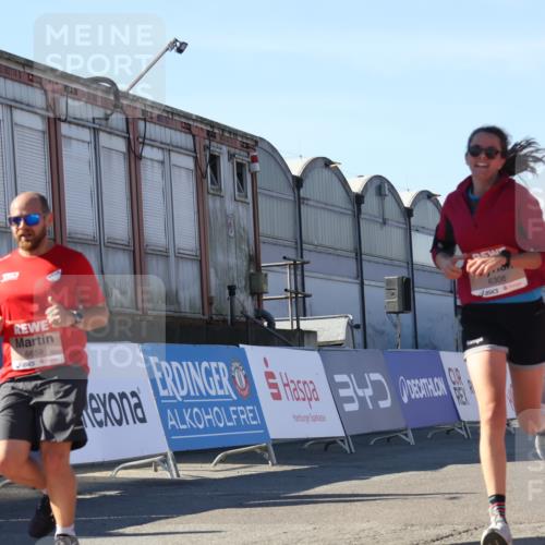 03.10.2025 - Köhlbrandbrückenlauf Luisa Fischer http://msf.ph/oto/9032915 03.10.2025 13:09:45 Ziel 4262, 4358, 4365, 4502, 4614, 4625, 5803, 5907, 5941, 6308, 6379, 6438, 6659, 6803 meine-sportfotos.de