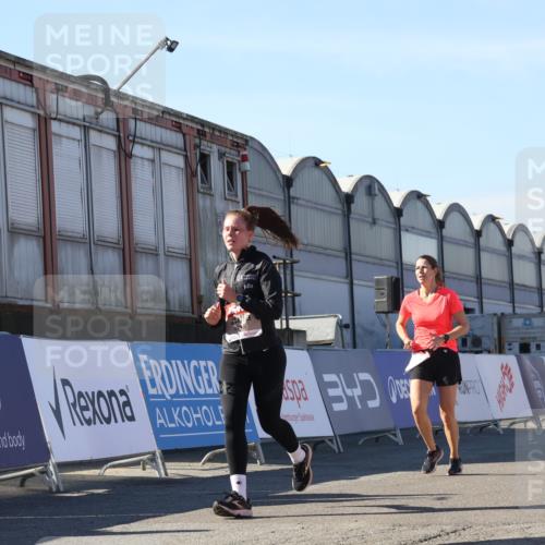 03.10.2025 - Köhlbrandbrückenlauf Luisa Fischer http://msf.ph/oto/9032926 03.10.2025 13:09:52 Ziel 4260, 4502, 4625, 4718, 4837, 5520, 5763, 5941, 6308, 6659, 6750 meine-sportfotos.de