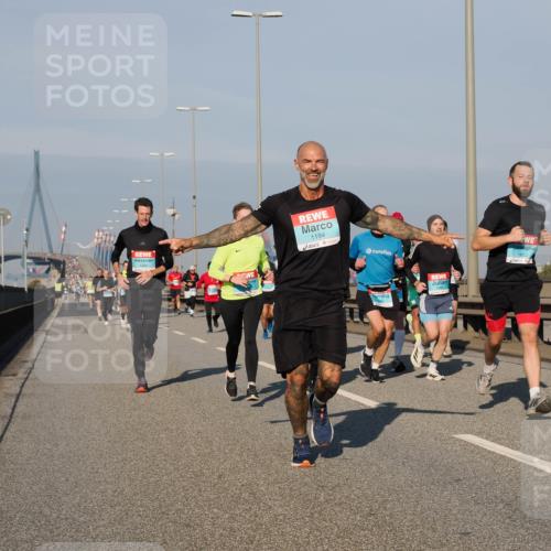 03.10.2025 - Köhlbrandbrückenlauf Fabian Wolf http://msf.ph/oto/9032928 03.10.2025 09:47:03 Position 3 1368, 1194, 1602 meine-sportfotos.de