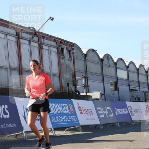 03.10.2025 - Köhlbrandbrückenlauf Luisa Fischer http://msf.ph/oto/9032946 03.10.2025 13:09:54 Ziel 4260, 4625, 4718, 4837, 5520, 5763, 5941, 6308, 6659, 6750 meine-sportfotos.de
