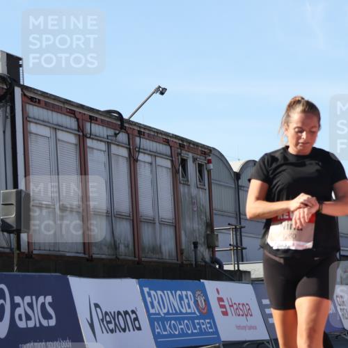 03.10.2025 - Köhlbrandbrückenlauf Luisa Fischer http://msf.ph/oto/9032963 03.10.2025 13:09:56 Ziel 4260, 4625, 4718, 4787, 4837, 4929, 5520, 5763, 5941, 6083, 6308, 6659, 6750 meine-sportfotos.de