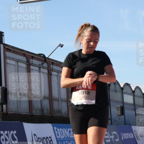 03.10.2025 - Köhlbrandbrückenlauf Luisa Fischer http://msf.ph/oto/9032969 03.10.2025 13:09:57 Ziel 4260, 4625, 4718, 4787, 4837, 4929, 5520, 5763, 5941, 6083, 6750, 6764 meine-sportfotos.de