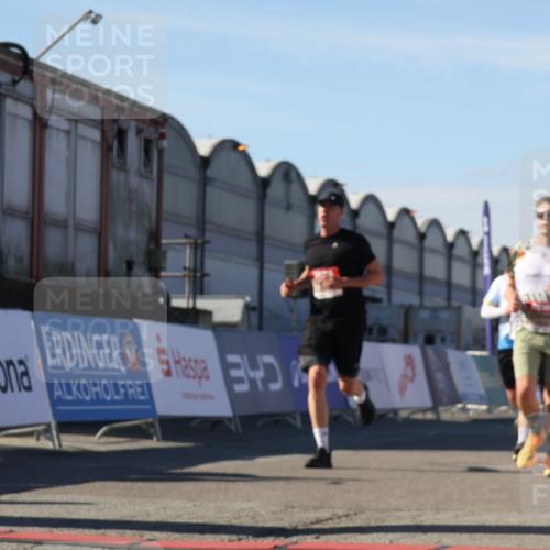 03.10.2025 - Köhlbrandbrückenlauf Luisa Fischer http://msf.ph/oto/9032988 03.10.2025 13:09:59 Ziel 4260, 4625, 4718, 4787, 4837, 4929, 5520, 5763, 5941, 6083, 6428, 6432, 6750, 6764 meine-sportfotos.de