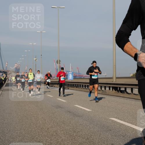 03.10.2025 - Köhlbrandbrückenlauf Fabian Wolf http://msf.ph/oto/9033001 03.10.2025 09:47:07 Position 3 3, 1 meine-sportfotos.de