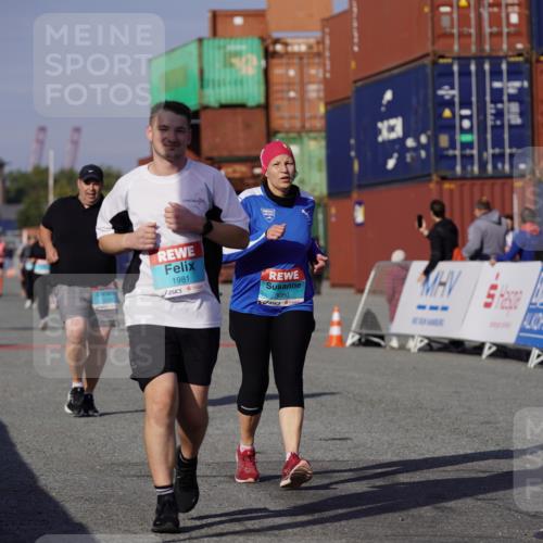 03.10.2025 - Köhlbrandbrückenlauf Michael Burmester http://msf.ph/oto/9033035 03.10.2025 10:40:58 Ziel 1518, 1981, 2223, 2485, 3080 meine-sportfotos.de