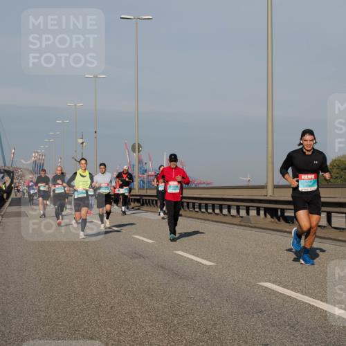 03.10.2025 - Köhlbrandbrückenlauf Fabian Wolf http://msf.ph/oto/9033038 03.10.2025 09:47:08 Position 3 3790 meine-sportfotos.de