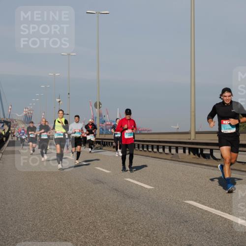 03.10.2025 - Köhlbrandbrückenlauf Fabian Wolf http://msf.ph/oto/9033043 03.10.2025 09:47:08 Position 3 3790 meine-sportfotos.de