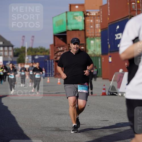 03.10.2025 - Köhlbrandbrückenlauf Michael Burmester http://msf.ph/oto/9033060 03.10.2025 10:41:01 Ziel 1518, 3080 meine-sportfotos.de