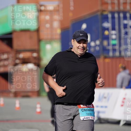 03.10.2025 - Köhlbrandbrückenlauf Michael Burmester http://msf.ph/oto/9033072 03.10.2025 10:41:02 Ziel 1518, 2723 meine-sportfotos.de