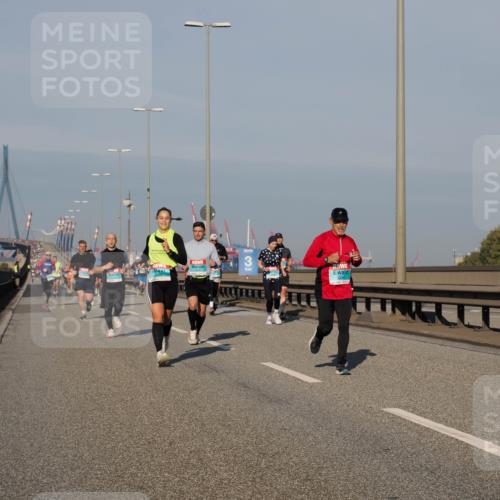 03.10.2025 - Köhlbrandbrückenlauf Fabian Wolf http://msf.ph/oto/9033074 03.10.2025 09:47:10 Position 3 3 meine-sportfotos.de