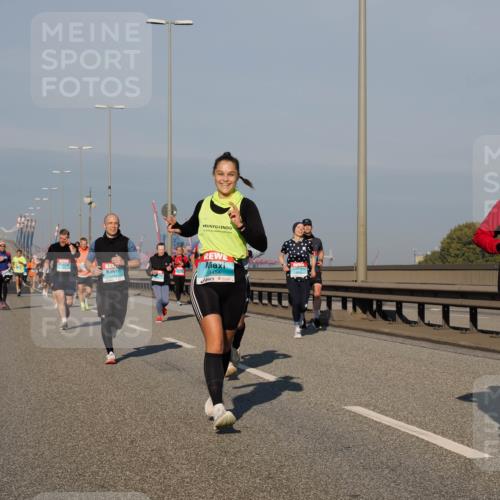 03.10.2025 - Köhlbrandbrückenlauf Fabian Wolf http://msf.ph/oto/9033118 03.10.2025 09:47:12 Position 3 3454, 3224 meine-sportfotos.de