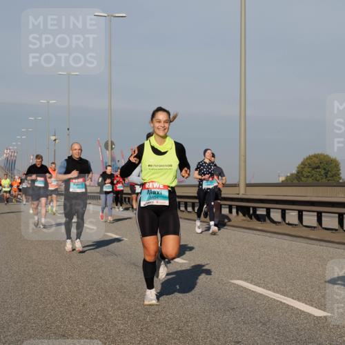 03.10.2025 - Köhlbrandbrückenlauf Fabian Wolf http://msf.ph/oto/9033123 03.10.2025 09:47:12 Position 3 50, 2024, 3454, 3224 meine-sportfotos.de