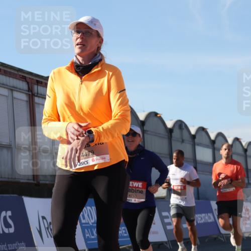03.10.2025 - Köhlbrandbrückenlauf Luisa Fischer http://msf.ph/oto/9033130 03.10.2025 13:10:24 Ziel 4147, 4364, 4429, 4479, 4683, 4710, 4711, 4774, 4822, 5029, 6294, 6587, 6781, 6782 meine-sportfotos.de