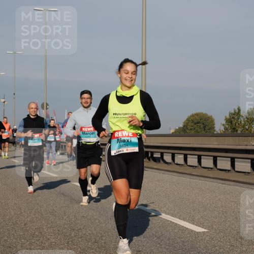 03.10.2025 - Köhlbrandbrückenlauf Fabian Wolf http://msf.ph/oto/9033135 03.10.2025 09:47:13 Position 3 50, 3204, 3454 meine-sportfotos.de