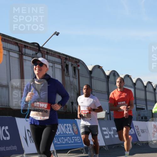 03.10.2025 - Köhlbrandbrückenlauf Luisa Fischer http://msf.ph/oto/9033138 03.10.2025 13:10:24 Ziel 4147, 4364, 4429, 4479, 4683, 4710, 4711, 4774, 4822, 5029, 6294, 6587, 6781, 6782 meine-sportfotos.de